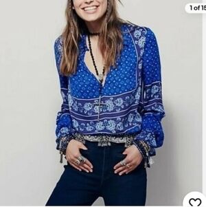 Free people blue boho long sleeve v neck